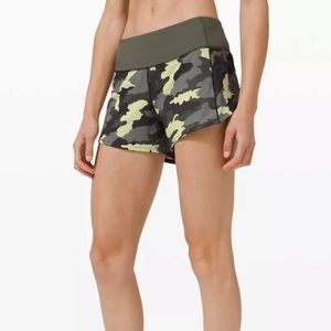 Lululemon Speed Up Mid-Rise Lined Short 4", Size 12, Camo Crispin Green Multi